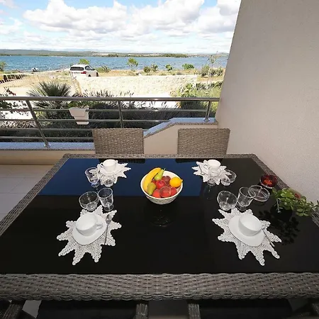 Lana Апартаменты