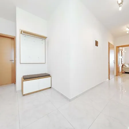 Apartment Lana