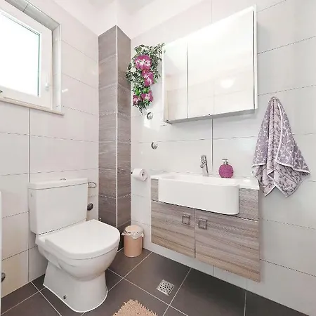 Lana Apartman Pašman